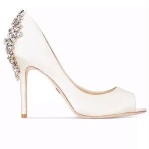 Gorgeous never worn wedding shoes!